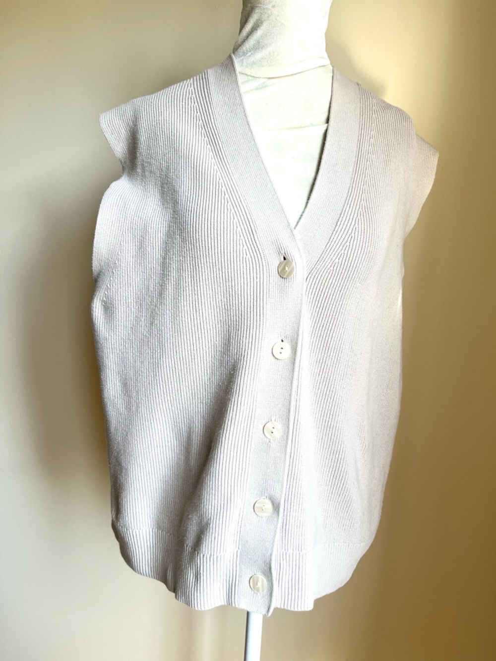 Muji Cream Sleeveless Button-Front Knit Vest